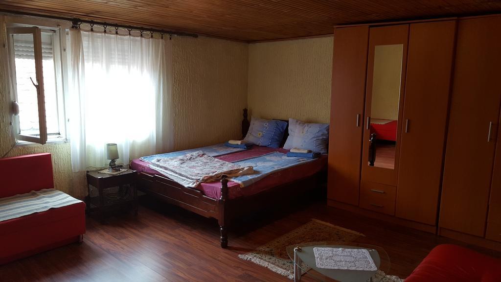 Apartmani Emil Podgorica Eksteriør bilde