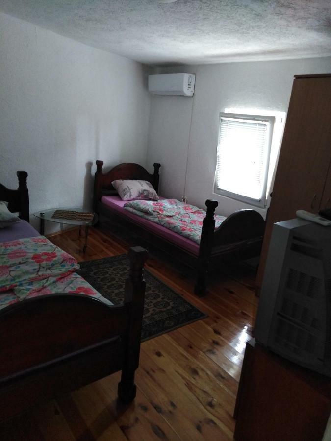 Apartmani Emil Podgorica Eksteriør bilde
